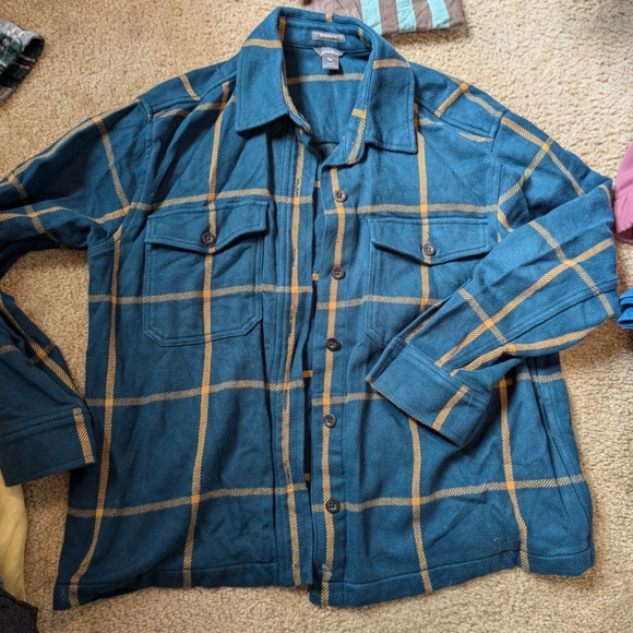 Shacket - Picture 2 of 6